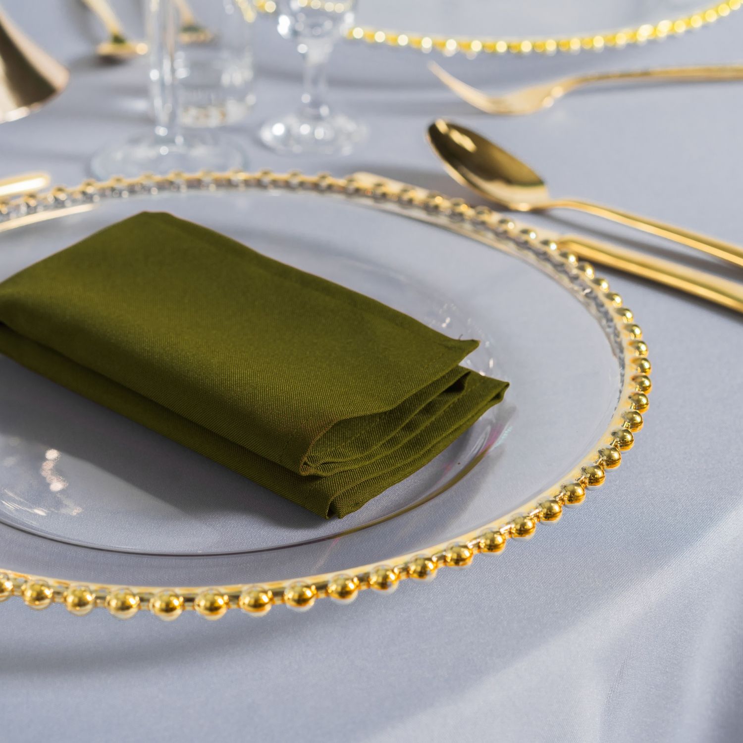 Serwetki w kolorze khaki - doskonały dodatek do Twojego eventu lub wesela! Pasujące do rustykalnego, boho i minimalistycznego stylu. Serwetka khaki