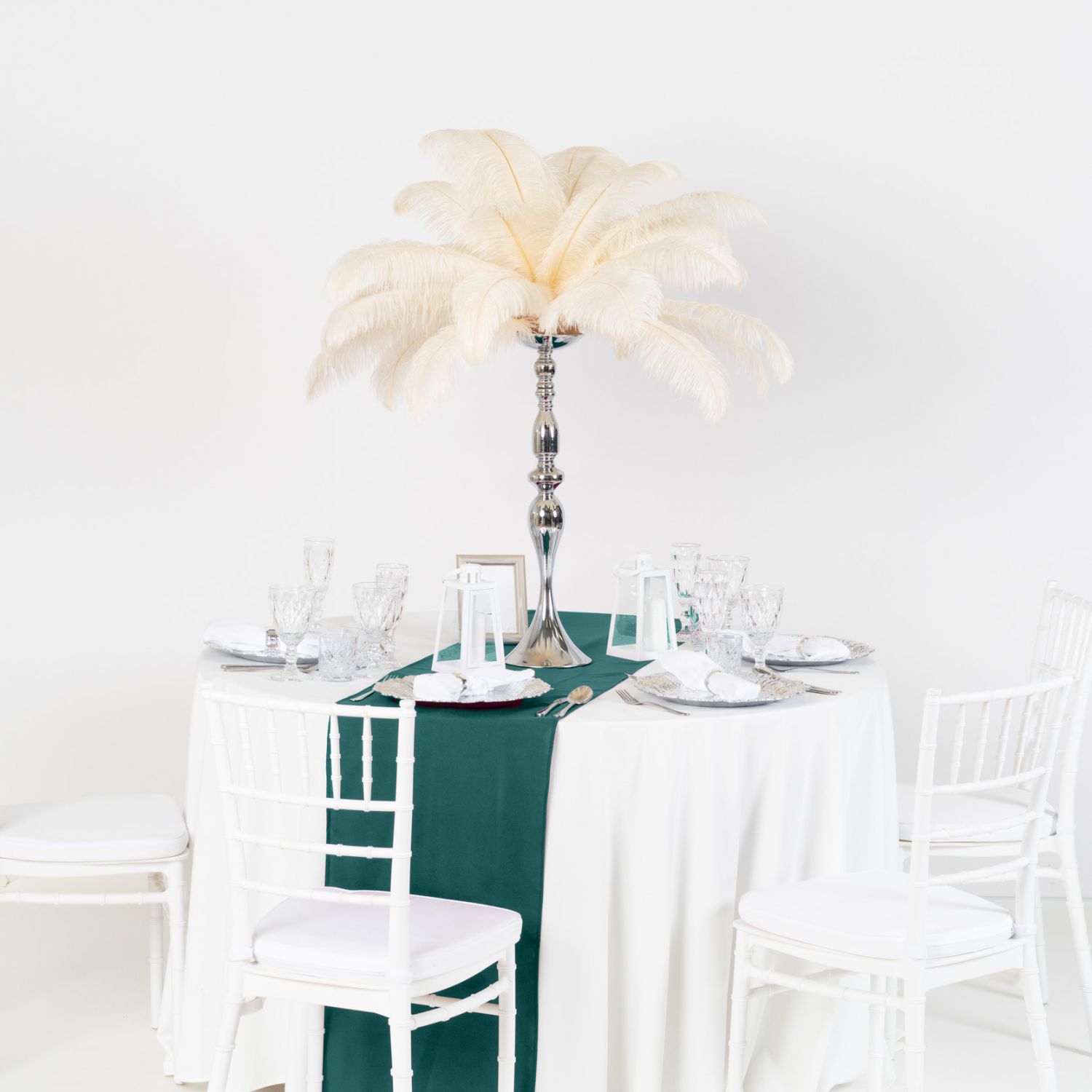 Dodaj naturalny i elegancki akcent do swojego wydarzenia, wynajmując bieżnik w odcieniu butelkowej zieleni. Stwórz niepowtarzalną atmosferę, gdzie każdy krok jest krokiem w kierunku harmonii natury. Bieznik butelkowa zielen