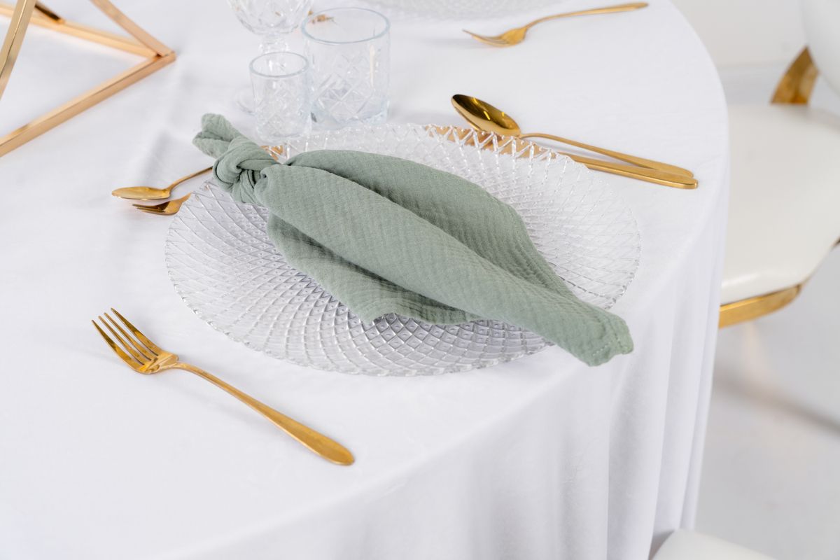 Serwetka muślinowa szałwiowa na wynajem – bawełniana, gnieciona tkanina w kolorze Sage Green o naturalnej teksturze