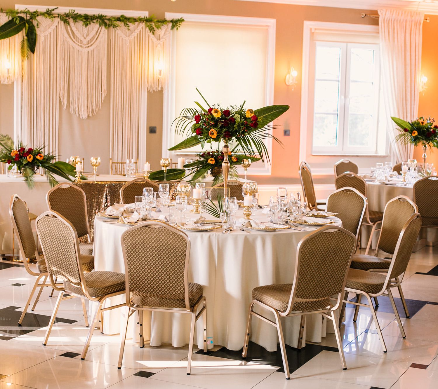 obrsu beżowy na wynajem wesele Warszawa wesele Kraków wesele Poznań wynajem obrusów beżowych szukam beżowych obrusów na wesele obrusy weselne obrusy beżowe beżowy obrus do wynajecia Fot Antonina Bukowska Fotografia