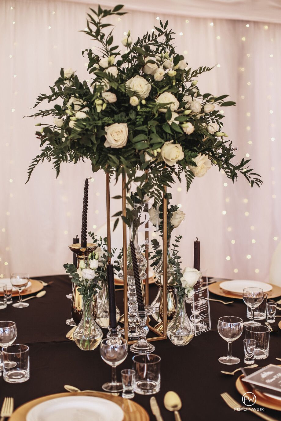 eleganckie i stylowe obrusy podtalerze kwietniki świeczniki złoto w stylizacjach ślubnych stylizacje ślubne wynajem dekoracji wypożyczalnia obrusów wypożyczę obrusy obrus warszawa obrus rzeszów obrus kielce obrusy okrągłe długie podtalerze ślubne podtalerze okrągłe podtalerze 33 cm obrusy 300 cm obrusy 330 cm oojcl0fvpkstrzlbanire8fkyubu3syoybrmakdx0y1w33kljm.jpg